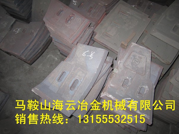 廠家直銷各類攪拌機(jī)配件、三一重工1500左側(cè)葉片、1.5方門襯板
